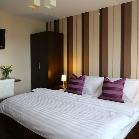 10 Bed And Breakfast Poznań Esterno foto