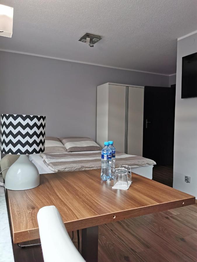 10 Bed And Breakfast Poznań Esterno foto