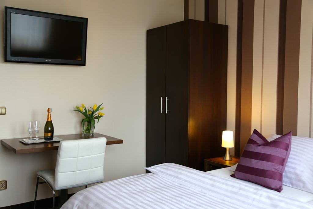 10 Bed And Breakfast Poznań Esterno foto